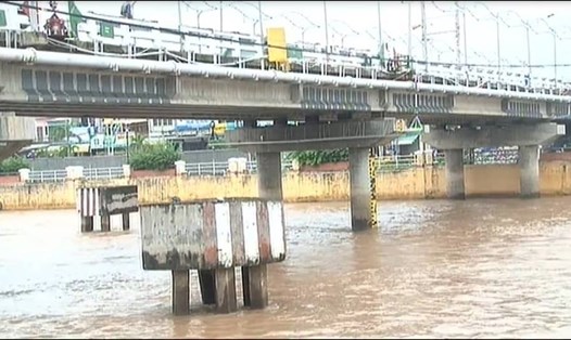 cầu Hồng Ngự - Vĩnh Hưng, thuộc tỉnh Đồng Tháp. ảnh: PV