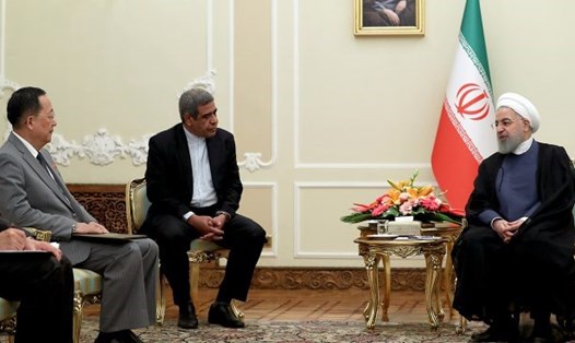 Tổng thống Iran Hassan Rouhani tiếp Ngoại trưởng Triều Tiên Ri Yong-ho ngày 8.8. Ảnh: Văn phòng Tổng thống Iran