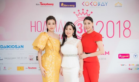 Hoa hậu Đỗ Mỹ Linh, Bùi Bích Phương, Hà Kiều Anh (từ trái qua).