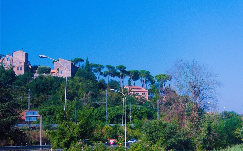 Những ngôi nhà với lối kiến trúc đặc sắc của Italia. Ảnh: Trần Ánh Dương