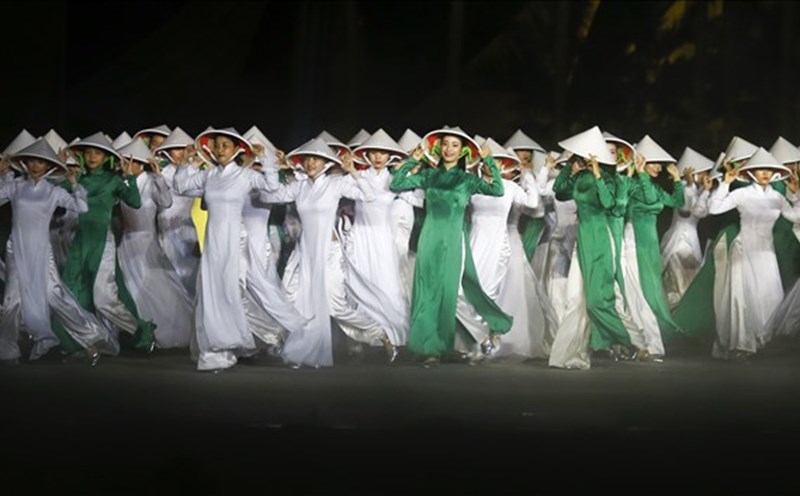 Áo dài trong "Ký ức Hội An"