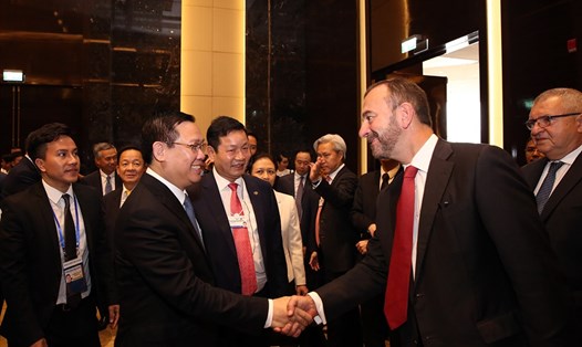 Phó Thủ tướng Vương Đình Huệ gặp lãnh đạo của các tập đoàn tài chính, công nghệ sáng 13.9. Ảnh: Thành Chung. 