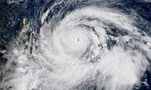 Hình ảnh vệ tinh bão Măng Cụt ngoài khơi bờ biển phía đông Philippines ngày 13.9. Ảnh: AFP