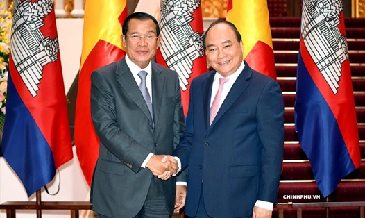 Thủ tướng Nguyễn Xuân Phúc tiếp Thủ tướng Hun Sen. Ảnh: TTXVN
