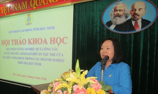 Bà Nguyễn Thi Vân Hà - Chủ tịch LĐLĐ tỉnh Bắc Ninh phát biểu kết luận hội thảo. Ảnh: Xuân Trường