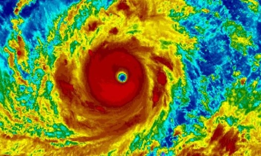 Ảnh vệ tinh cho thấy siêu bão Mangkhut đe dọa Philippines