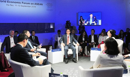 Các diễn giả trong phiên “Tương lai việc làm ASEAN” sáng 13.9 trong khuôn khổ Hội nghị WEF ASEAN 2018. Ảnh: P.V