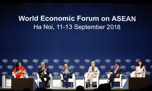 Phó Thủ tướng Phạm Bình Minh tham gia phiên thảo luận về triển vọng địa chính trị Châu Á. Ảnh: WEF