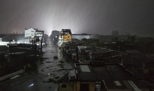 Mưa, gió ở Tuguegarao, Philippines khi siêu bão Mangkhut đổ bộ. Ảnh: Getty. 