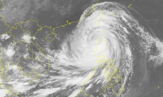 Siêu bão Mangkhut đang tạo ra vùng gió mạnh đặc biệt nguy hiểm trên vùng biển bắc Biển Đông