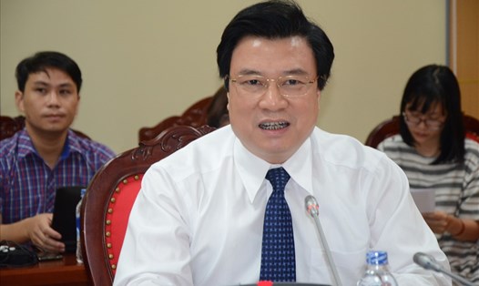 Thứ trưởng Bộ GDĐT Nguyễn Hữu Độ cho biết sẽ khắc phục tình trạng học sinh viết vào SGK. Ảnh: Huyên Nguyễn