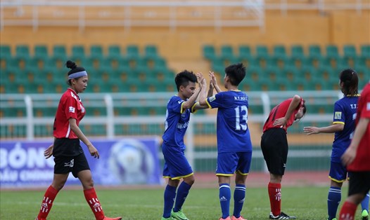 Chiến thắng 5-0 trước Sơn Lan đã giúp TKS. VN lần đầu tiên vươn lên vị trí số 1 trên BXH ở giải năm nay.