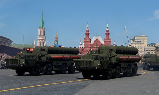 Hệ thống tên lửa phòng không S-400 của Nga. Ảnh: Reuters. 