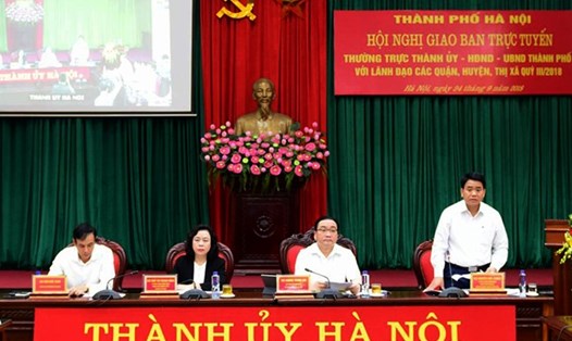 Chủ tịch UBND thành phố Hà Nội Nguyễn Đức Chung điều hành hội nghị.