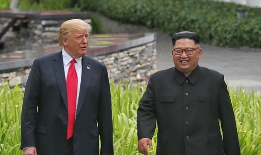 Tổng thống Donald Trump và nhà lãnh đạo Kim Jong-un tại hội nghị thượng đỉnh Mỹ-Triều ở Singapore, tháng 6.2018. Ảnh: Getty Images