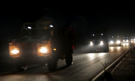 Đoàn xe Thổ Nhĩ Kỳ đi vào khu vực Idlib, Syria tăng lực lượng tuần tra ở vùng đệm. Ảnh: AFP. 