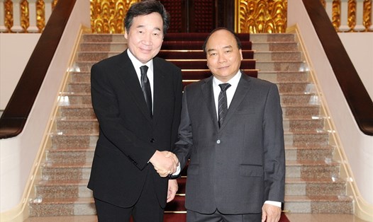 Thủ tướng Nguyễn Xuân Phúc và Thủ tướng Hàn Quốc Lee Nak-yeon. Ảnh: VGP. 