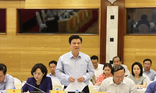Thứ trưởng Bộ GDĐT Nguyễn Hữu Độ phát biểu tại họp báo. Ảnh: XH