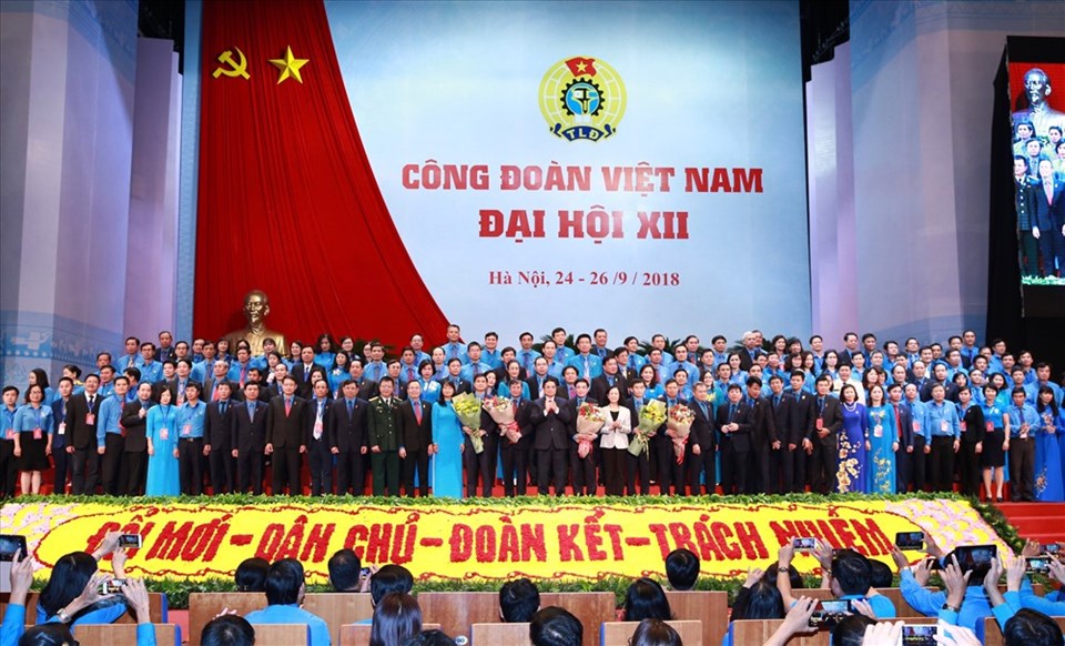 Ra mắt Ban Chấp hành Tổng Liên đoàn Lao động Việt Nam khóa XII. Ảnh: HẢI NGUYỄN