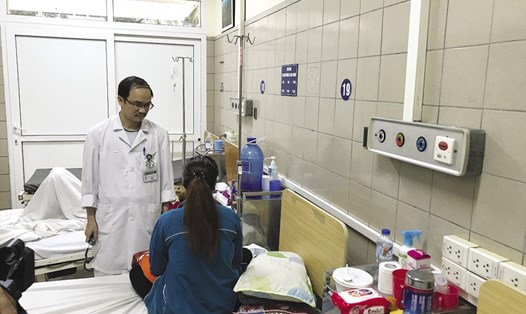 Bệnh nhân ngộ độc ma tuý thế hệ mới cấp cứu tại trung tâm chống độc Bệnh viện Bạch Mai, Hà Nội.