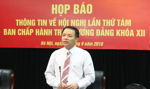 Ông Lê Quang Vĩnh, Phó Chánh Văn phòng Trung ương Đảng phát biểu tại họp báo (Ảnh: Xuân Hải)