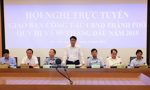 Chủ tịch UBND thành phố Hà Nội Nguyễn Đức Chung chủ trì hội nghị trực tuyến.