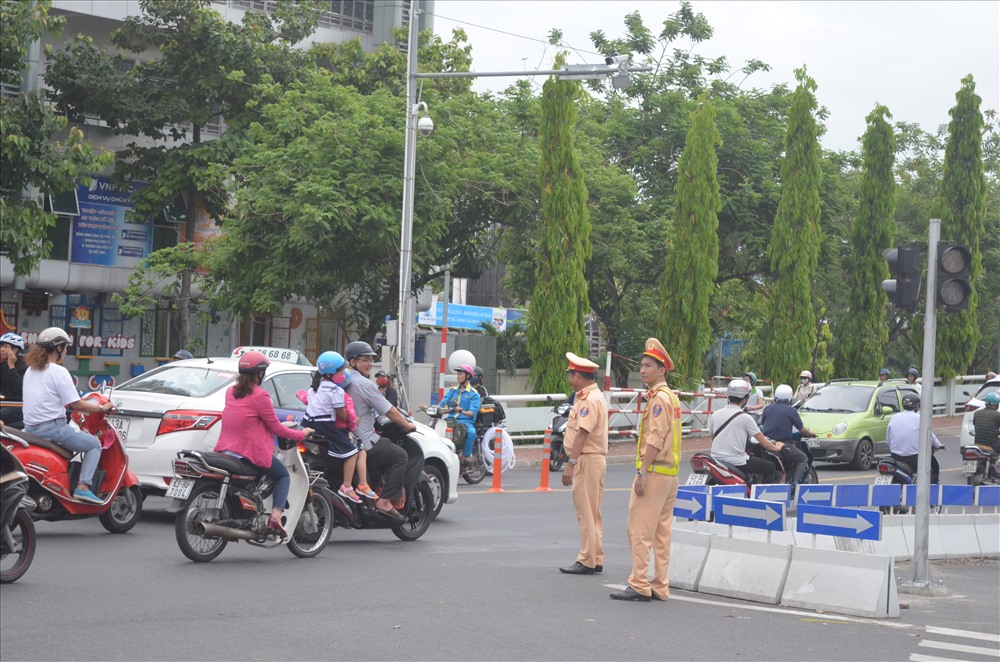 Lực lượng CSGT công an TP Đà Nẵng ra quân đảm bảo trật tự ATGT trong dịp lễ 2.9. (Ảnh: Hoàng Vinh) 
