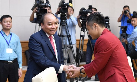 Thủ tướng gặp mặt các VĐV Việt Nam dự ASIAD 18. Ảnh: VGP