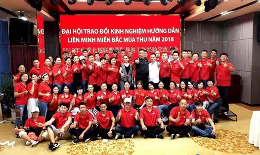 Các HDV Trung Quốc dự đại hội "chui" tại Móng Cái. Ảnh: CTV
