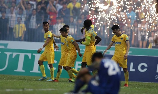 Thua trắng 4 bàn trên sân nhà, SLNA ngậm ngùi nhìn Thanh Hóa giành vé vào chung kết Cúp Quốc gia 2018. Ảnh: VPF