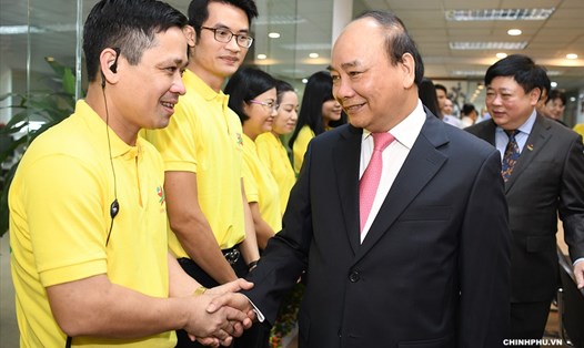 Thủ tướng Nguyễn Xuân Phúc thăm hỏi cán bộ, người lao động VOV .