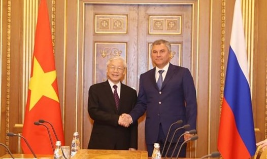 Tổng Bí thư Nguyễn Phú Trọng và Chủ tịch Duma Quốc gia Vyacheslav Volodin. Ảnh: TTXVN. 