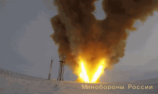 Nga thử tên lửa Avangard ở Dombarvosky.