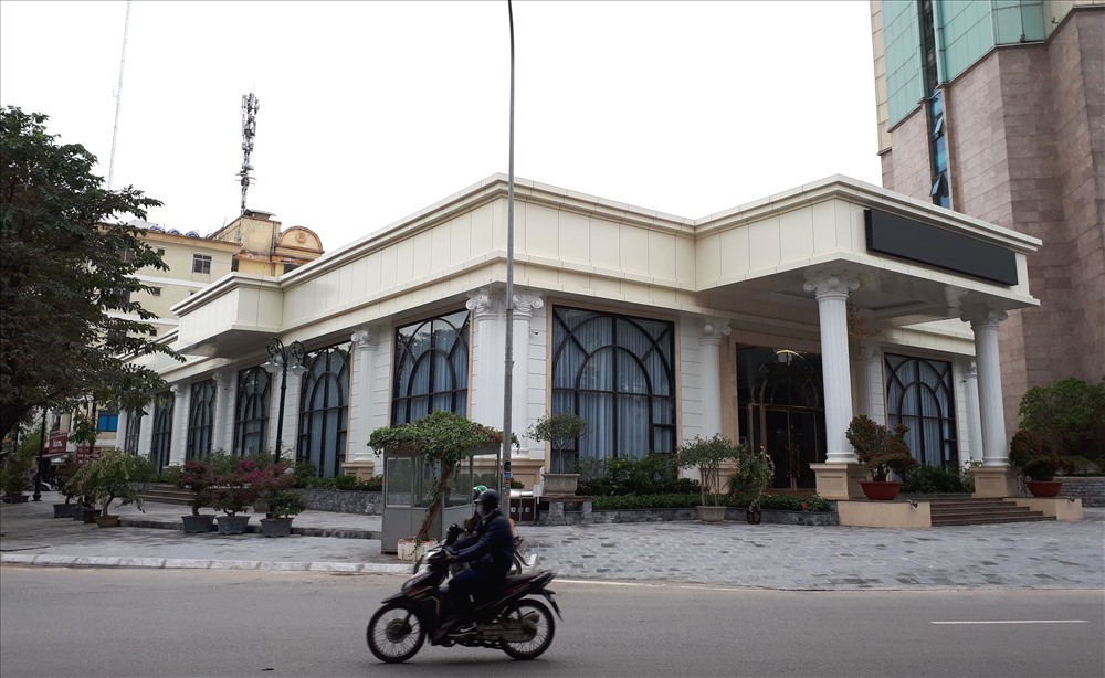 Công trình tạm được xây dựng tại lô đất CC2 Khu đô thị Bắc Linh Đàm, phường Đại Kim, quận Hoàng Mai, Hà Nội.