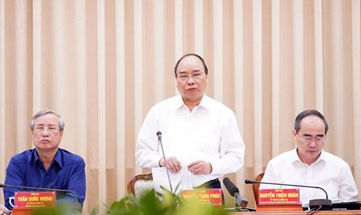 Thủ tướng Nguyễn Xuân Phúc phát biểu tại buổi làm việc sáng 12.1.  Ảnh: H.K