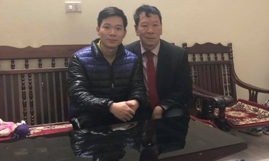 Bác sĩ Hoàng Công Lương (bên trái) đã về nhà vào ngày 12.1