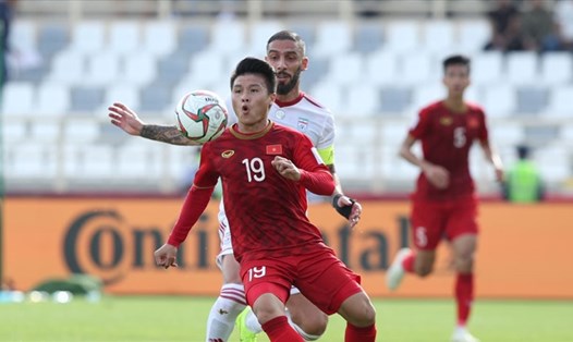 Quang Hải bỏ lỡ bàn thắng ở cuối trận gặp Iran. Ảnh AFC