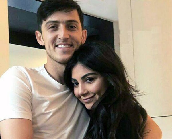 Bức ảnh gây xôn xao của Azmoun và người mẫu Melika Najafizadeh. Ảnh: Persian.