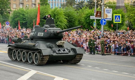 Xe tăng T-34 trong lễ duyệt binh Ngày Chiến thắng 9.5.2018 ở Volgograd. Ảnh: AFP/Getty Images.