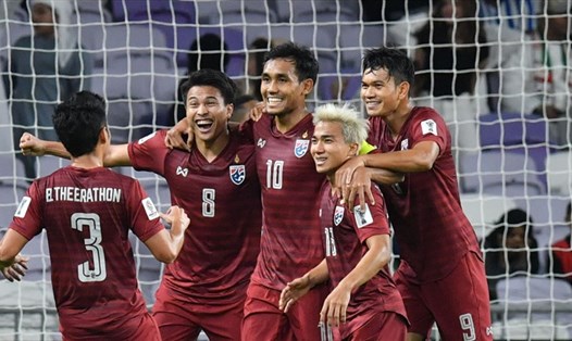 Thái Lan cầm hòa thành công UAE để lọt vào vòng 1/8. Ảnh AFC