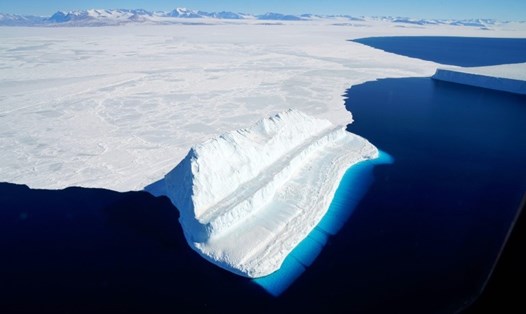 Sự nóng lên toàn cầu đang làm tan băng ở Nam Cực nhanh hơn bao giờ hết. (Ảnh: AFP)