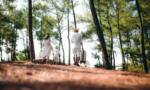 Thậm chí nhiều gia đình cũng đến đây để chụp ảnh, picnic. Ảnh: Hạ Vĩ