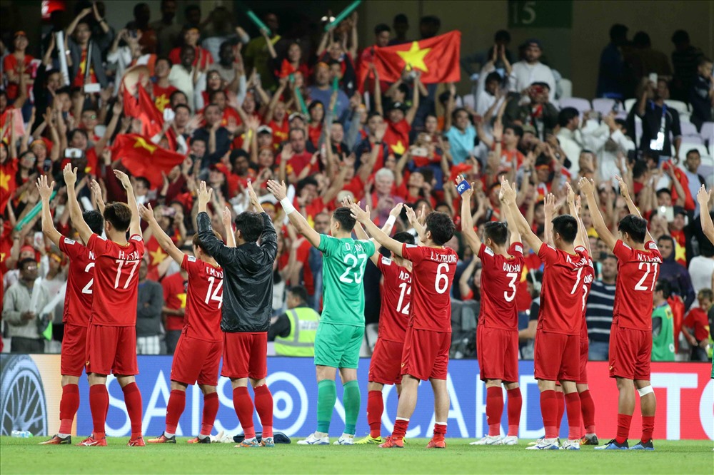 ĐT Việt Nam đã lọt vào vòng 1/8 Asian Cup 2019. Ảnh: Hữu Phạm 