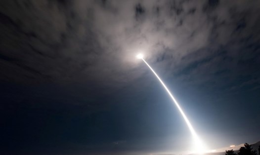 Mỹ phóng tên lửa Minuteman III IBM ở căn cứ không quân Vandenberg, California, ngày 2.8.2017. Ảnh: Reuters.