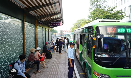 TPHCM sẽ điều chỉnh tăng, giảm nhiều tuyến xe buýt phục vụ đi lại dịp tết 2019.  Ảnh: M.Q