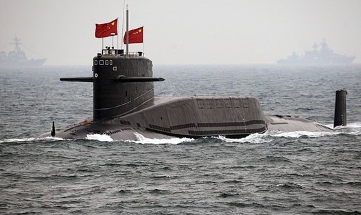 Sóng ELF phát đi từ ăng-ten có thể liên lạc đến tàu ngầm dưới biển hàng trăm mét. Ảnh: Reuters