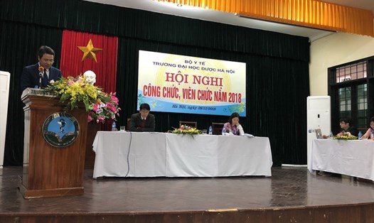 PGS.TS. Nguyễn Thanh Bình - Bí thư Đảng ủy, Hiệu trưởng Đại học Dược HN đánh giá kết quả thực hiện nhiệm vụ năm 2018 và phương hướng năm 2019.