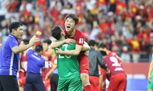 Các cầu thủ đội tuyển Việt Nam lại làm nên kì tích (ảnh: Hữu Phạm/LDO).