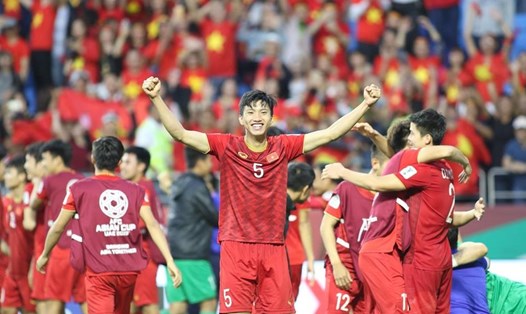 Các chiến binh áo đỏ đã xuất sắc giành quyền vào tứ kết Asian Cup 2019. Ảnh: Hữu Phạm