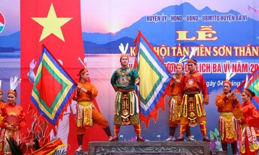 Lễ hội Tản Viên Sơn Thánh tại Ba Vì, Hà Nội. 